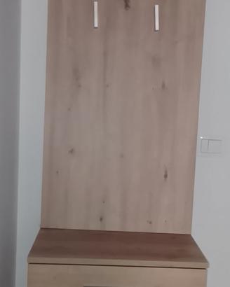 Appendiabiti con scarpiera