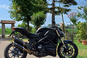 Ducati 848 streetfighter panamerica