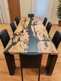 Tavolo in legno e resina 