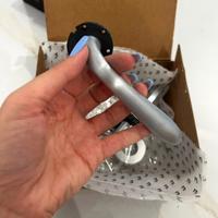 Maniglia in acciaio satinato 