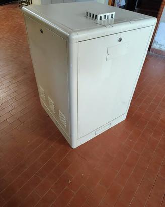 Rack dati chassis 16 U unità con ventola integrata