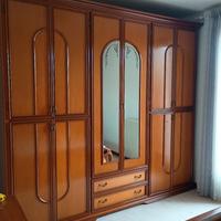 Armadio a 6 ante in legno 