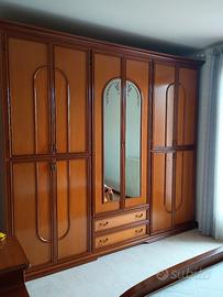 Armadio a 6 ante in legno 