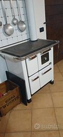 Stufa-cucina con forno