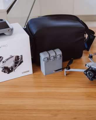 Drone DJI Mini 5 Pro Fly More Combo + DJI Care