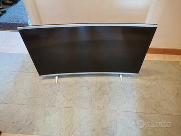 TV Akai curva 40 pollici 