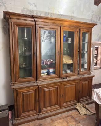 Credenza Vetrina in Noce - Stile Classico