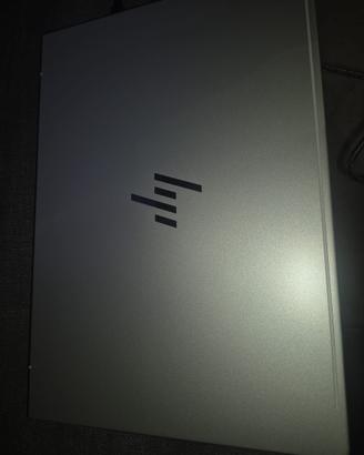 HP EliteBook 8 G8 PC Portatile