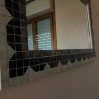 Specchio cornice in terracotta fantasia mosaico