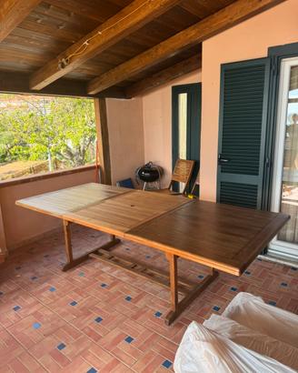 Tavolo  di legno per esterno con sedie