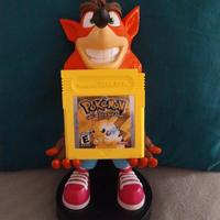 statuetta crash bandicoot portaoggetti, controller