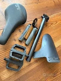 Mtb cube ricambi vari Emtb cube sella pedali