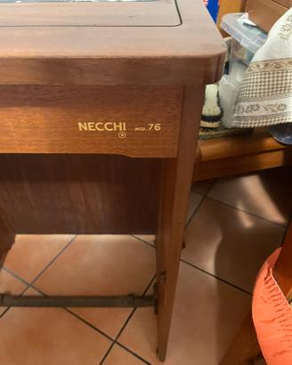 Mobile per macchina da cucire
