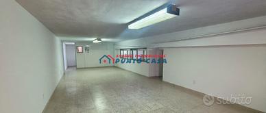 VIA SICILIA-Locale 350mq ca di cui 200mq comm.li