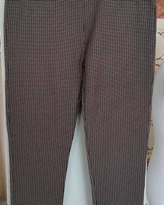 pantalone felpato elasticizzato e comodo