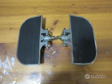 Pedane poggiapiedi per moto custom