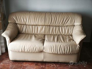 piccolo divano due posti