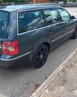 Volkswagen Passat 1.9 TDI/130 CV cat Var. T.line m