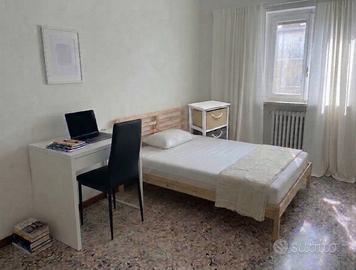 Stanza singola CON TERRAZZO CENTRO CITTA'-PC