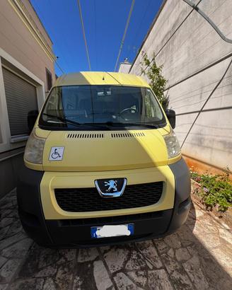 Peugeot Boxer trasporto disabili 2 carrozzine