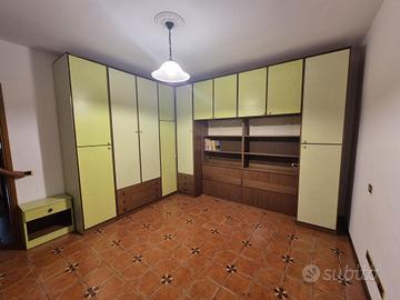  Grande armadio ad angolo + comodino – FI