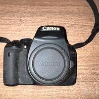Canon 550D - NON FUNZIONANTE solo per RICAMBI