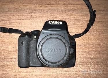 Canon 550D - NON FUNZIONANTE solo per RICAMBI