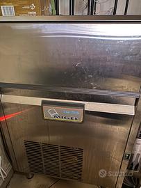 Macchina del ghiaccio