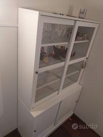 Credenza Ikea con vetrina