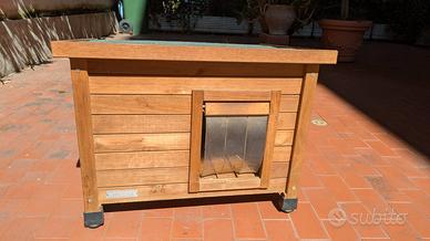 Casetta in legno da esterno per gatto
