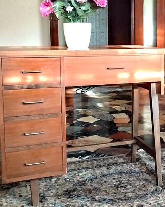 Scrivania macchina da cucire vintage Wester Necchi