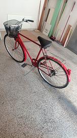 bicicletta da uomo rossa 