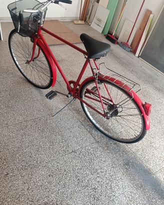 bicicletta da uomo rossa 