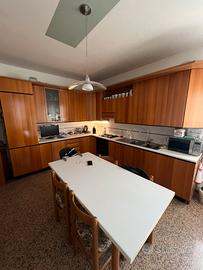 Cucina angolare 3×3 m – elettrodomestici recenti