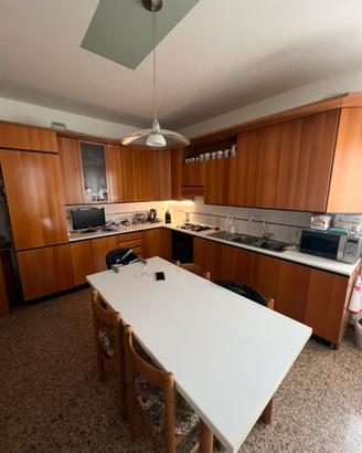 Cucina angolare 3×3 m – elettrodomestici recenti