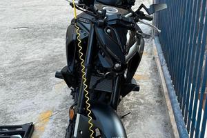 Yamaha MT-03 PARI AL NUOVO – 5.000 KM – ACCESSORI