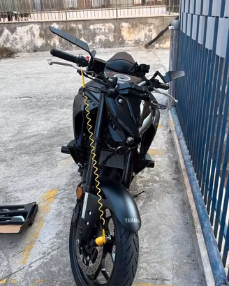 Yamaha MT-03 PARI AL NUOVO – 5.000 KM – ACCESSORI