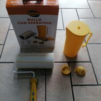Rullo con contenitore per imbiancare. 