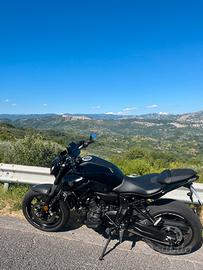 Moto Yamaha MT-07 2021