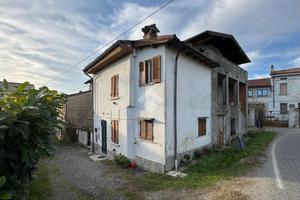 CASA SEMINDIPENDENTE A MONTÙ BECCARIA