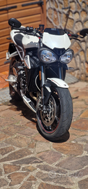 Triumph Street Triple RS bianca 765 2021