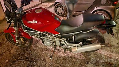 Ducati Monster 750
