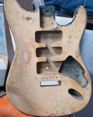 Body stratocaster style sverniciato
