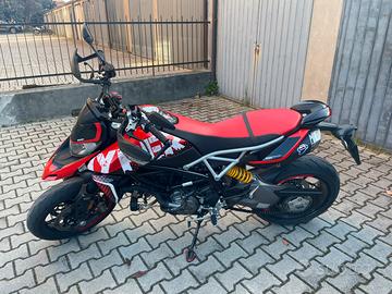 Hypermotard RVE con termignoni