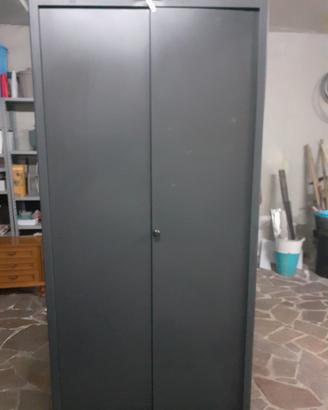 armadio metallico