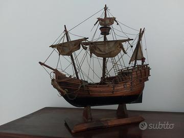 Modellino in legno Caravella Santa Maria anni 60