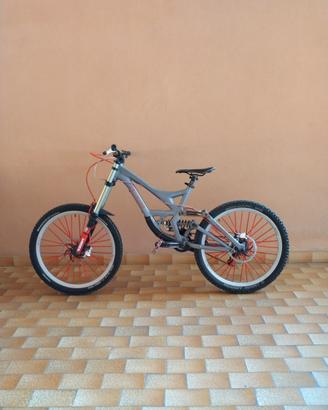Specialized Demo 7 DH  Rockshox Boxxer