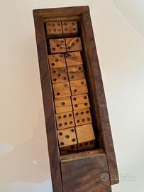 Gioco da tavolo domino in legno di ulivo