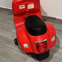 vespa giocattolo a batteria