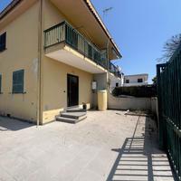 Rif. 437 62.000,00 - PORZIONE DI VILLA SU 2 LIVEL